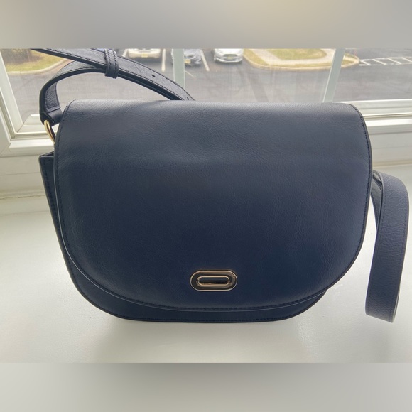 Lo & Sons Leather Crossbody Bag - Picture 2 of 11